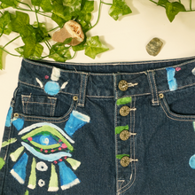 Load image into Gallery viewer, Eye Shorts - Bellearth
