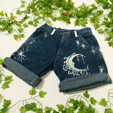 Load image into Gallery viewer, Moon Shorts - Bellearth
